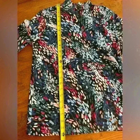 Women’s long sleeve turtleneck shirt by Karen Scott multicolor abstract size M - Picture 12 of 12